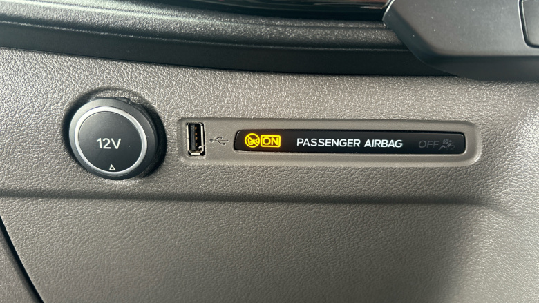 Ford Transit Custom 320 L2 Diesel Fwd 2.0 EcoBlue 130ps Low Roof Limited Van